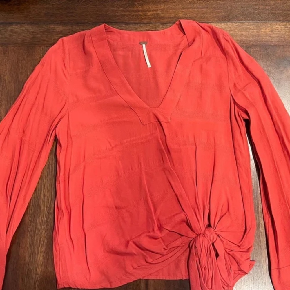 Free People Red Sz. XS V-Neck Tie-Front Blouse